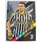 JUV9 Filip Kostic Base focis kártya (Juventus) FIFA365 2023-24