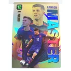 216 Christian Pulisic Rainbow Master focis kártya (USA) Panini Adrenalyn Top Class 2024